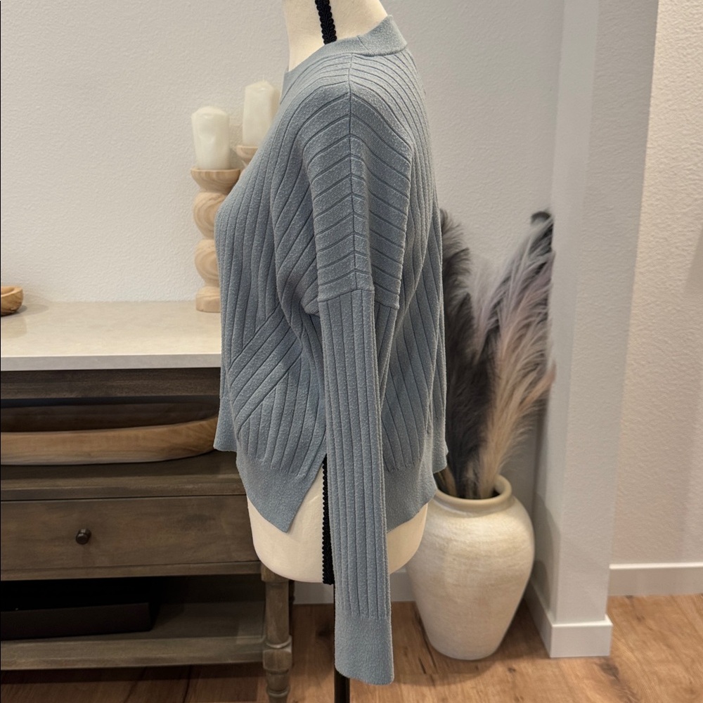 Abercrombie & Fitch sweater - Picture 10 of 11